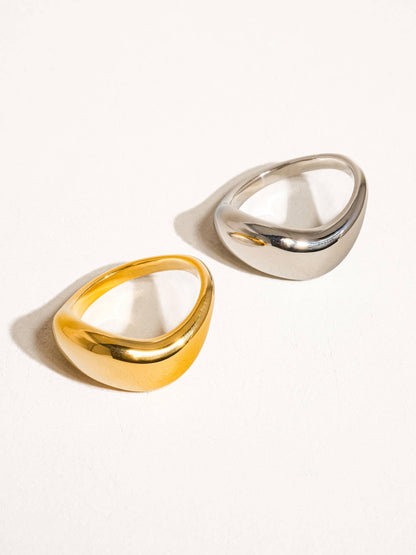 Erin 18K Non-Tarnish Wavy Band