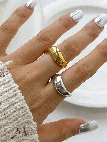 Erin 18K Non-Tarnish Wavy Band