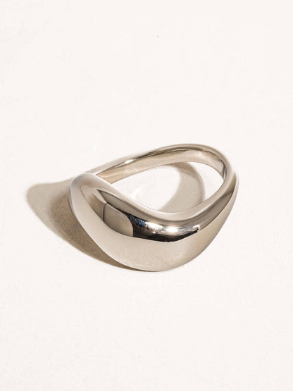 Erin 18K Non-Tarnish Wavy Band
